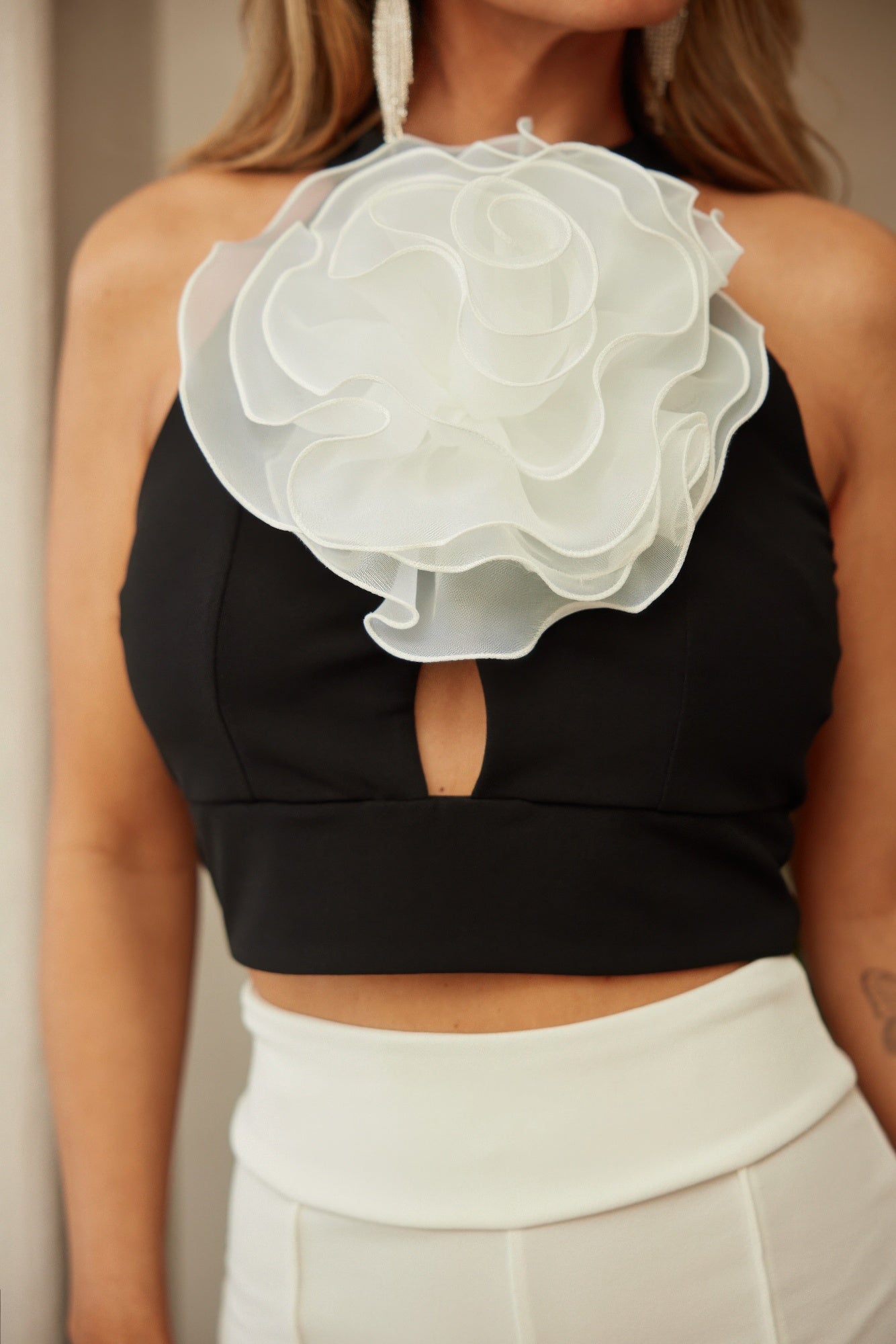 Flower Detailed Fashion Crop Top - BaeDrip
